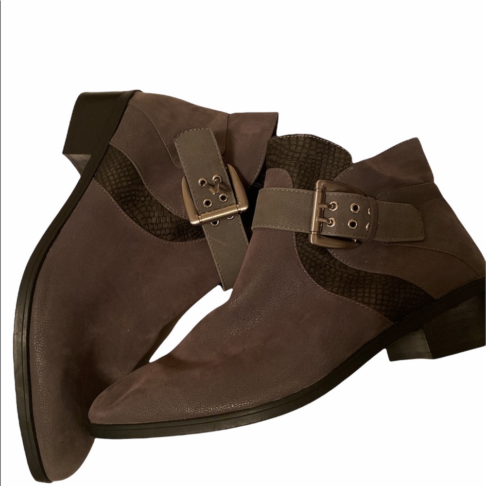 Bella Vita Grey Suede Bootie